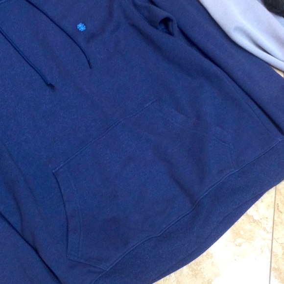 - - - IZod Advantage hoodie with gaiter and Reebok hoodie with zippered … - Picture 3 of 10